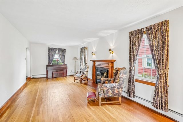 12 Puritan Rd, Danvers, MA 01923