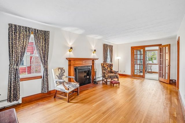 12 Puritan Rd, Danvers, MA 01923