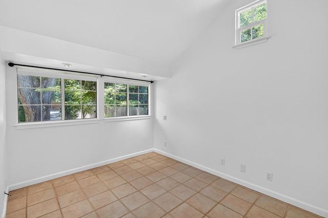 9161 Grove St, Elk Grove, CA 95624