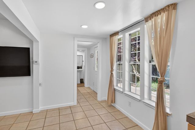 9161 Grove St, Elk Grove, CA 95624