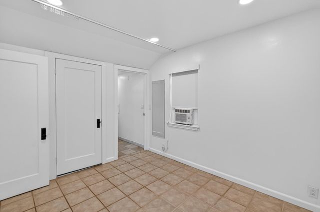 9161 Grove St, Elk Grove, CA 95624