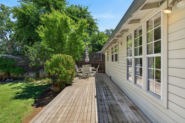 9161 Grove St, Elk Grove, CA 95624