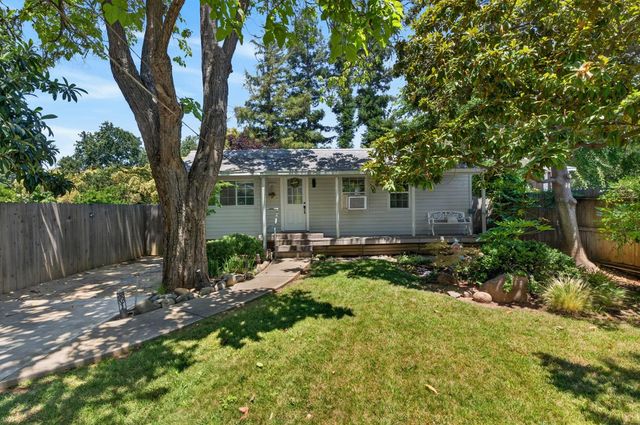 9161 Grove St, Elk Grove, CA 95624