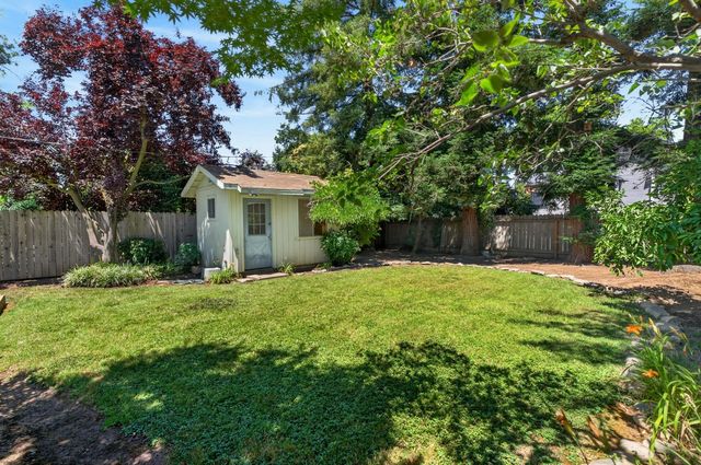 9161 Grove St, Elk Grove, CA 95624