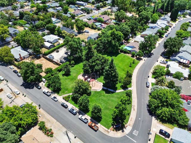 9161 Grove St, Elk Grove, CA 95624
