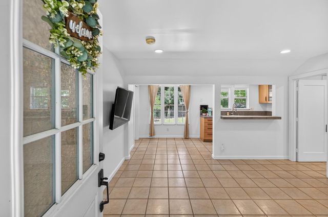 9161 Grove St, Elk Grove, CA 95624