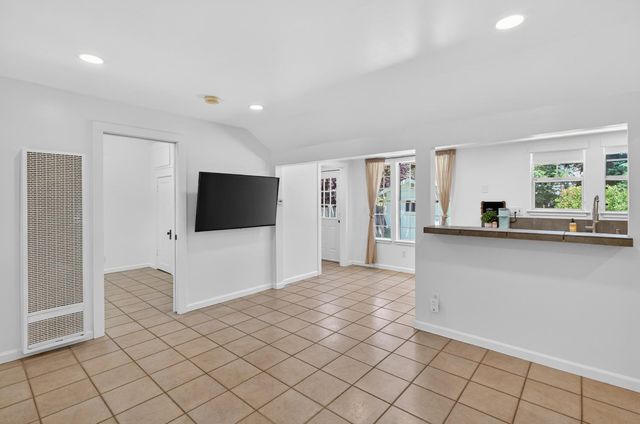 9161 Grove St, Elk Grove, CA 95624