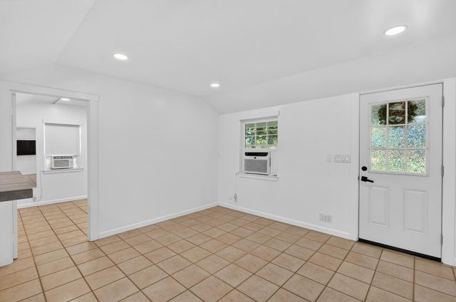 9161 Grove St, Elk Grove, CA 95624