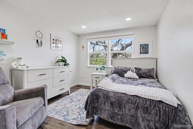 41329 Lagoon Court, Northville, MI 48167