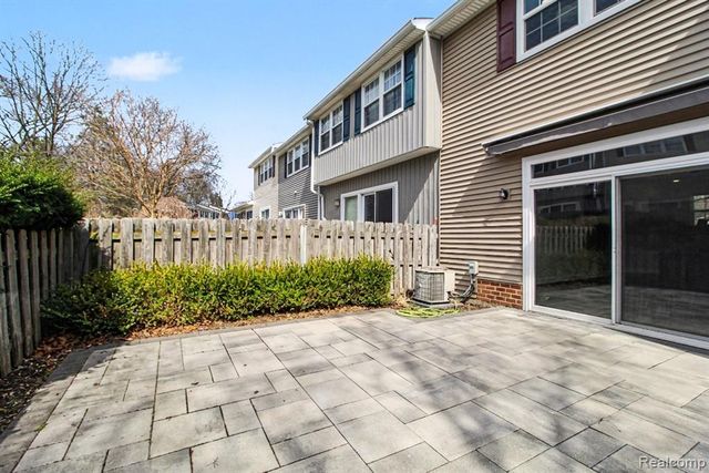 41329 Lagoon Court, Northville, MI 48167