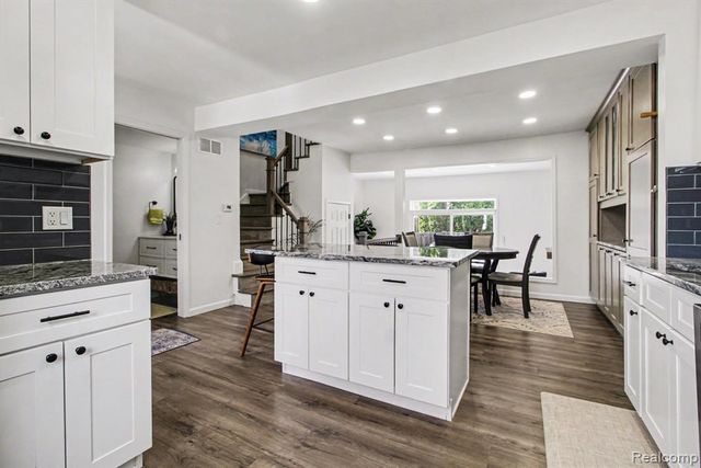 41329 Lagoon Court, Northville, MI 48167