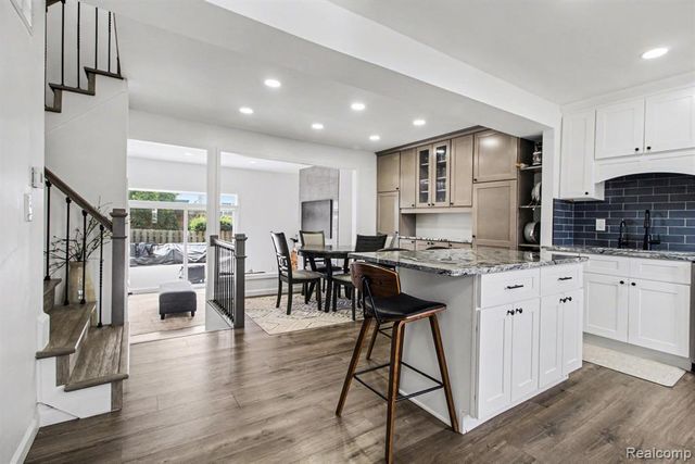 41329 Lagoon Court, Northville, MI 48167