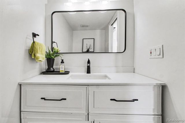 41329 Lagoon Court, Northville, MI 48167