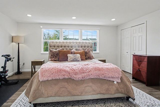 41329 Lagoon Court, Northville, MI 48167