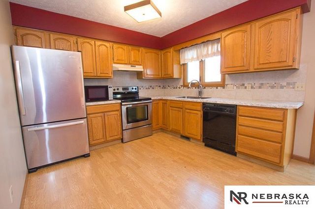 5440 Sugarberry Court, Lincoln, NE 68516