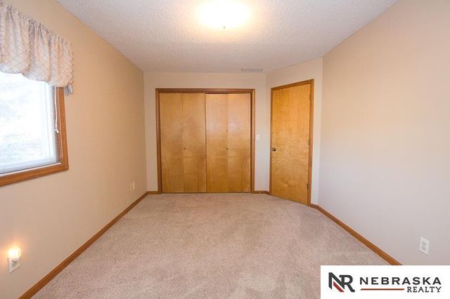 5440 Sugarberry Court, Lincoln, NE 68516