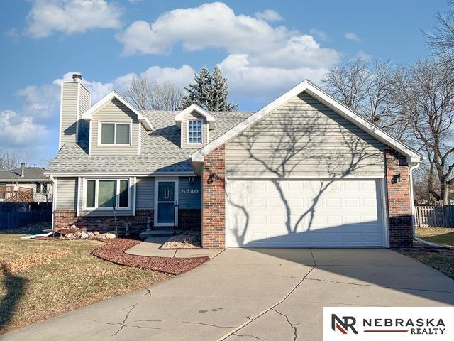 5440 Sugarberry Court, Lincoln, NE 68516