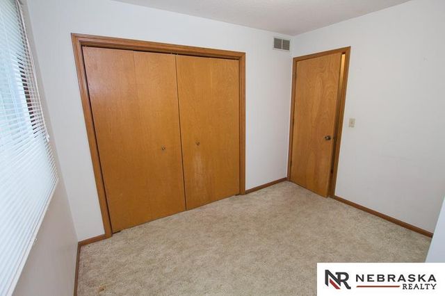 5440 Sugarberry Court, Lincoln, NE 68516