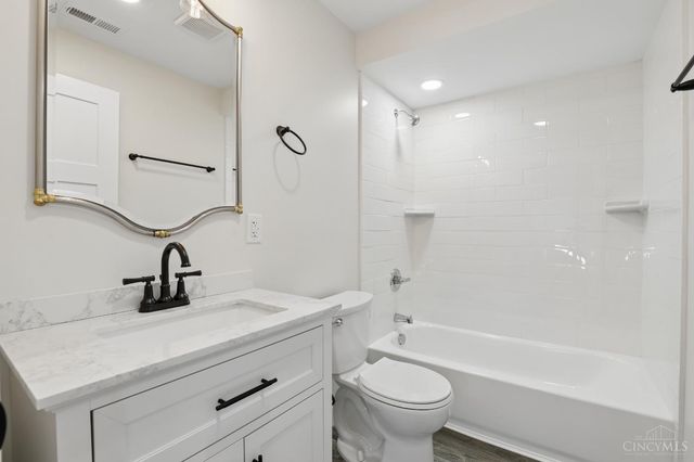 582 Greenwell Avenue, Delhi Twp, OH 45238