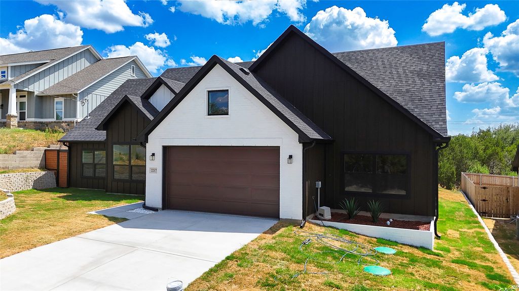 2217 Christine Drive, Granbury, TX 76048