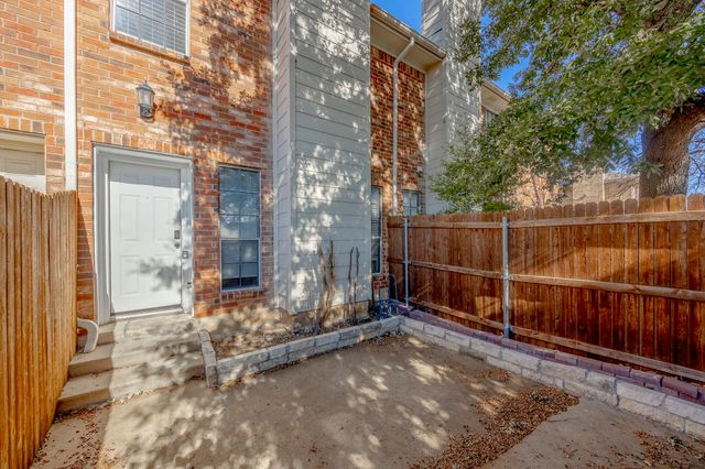 7337 Kingswood Circle, Fort Worth, TX 76133