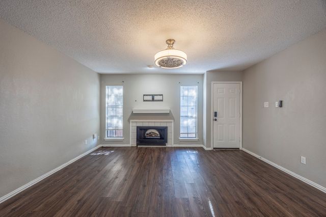 7337 Kingswood Circle, Fort Worth, TX 76133