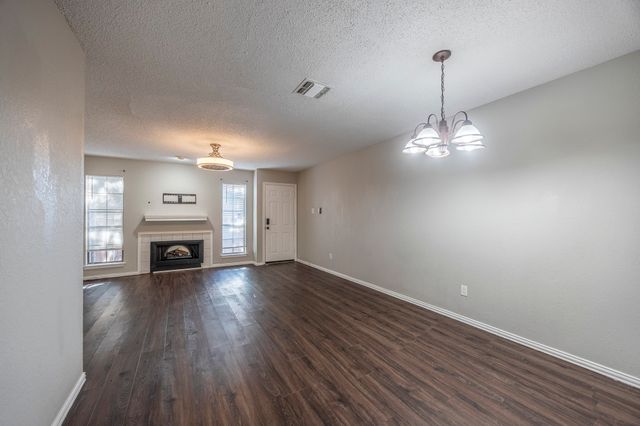 7337 Kingswood Circle, Fort Worth, TX 76133