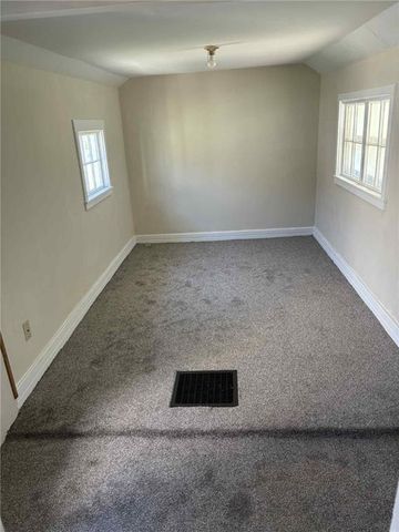 716 E 1st Street, Maryville, MO 64468