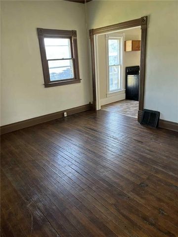 716 E 1st Street, Maryville, MO 64468