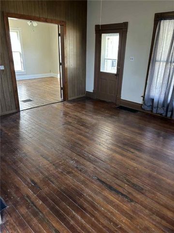 716 E 1st Street, Maryville, MO 64468