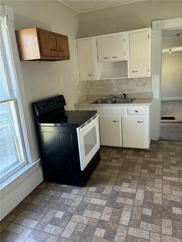 716 E 1st Street, Maryville, MO 64468