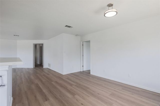 211 Phillips ST, Hutto, TX 78634