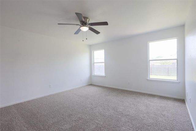 211 Phillips ST, Hutto, TX 78634