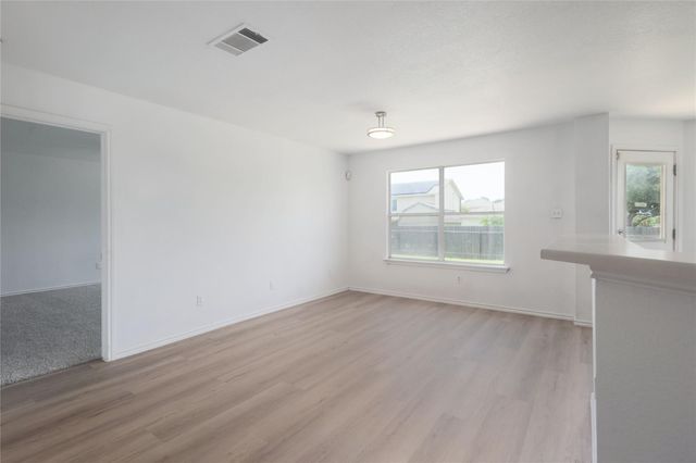 211 Phillips ST, Hutto, TX 78634