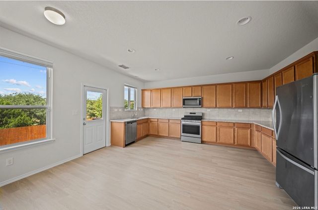 27711 Rocky Mtn, Boerne, TX 78015