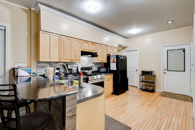 608 N Monticello Avenue, Chicago, IL 60624