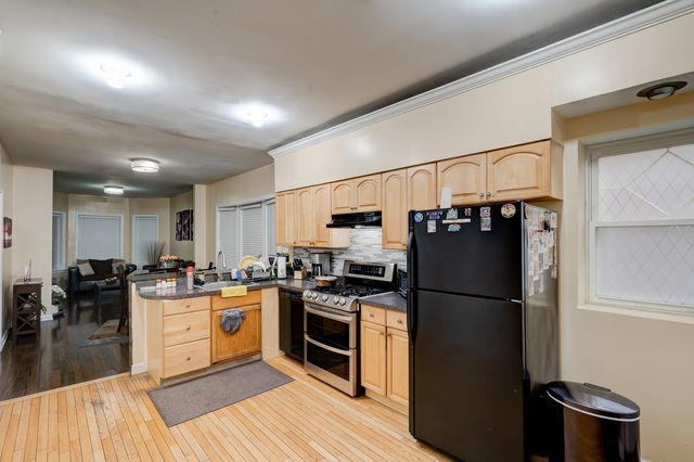 608 N Monticello Avenue, Chicago, IL 60624