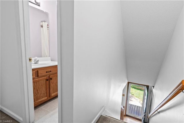 5729 Haweswater Road, Winston-salem, NC 27105