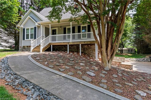 5729 Haweswater Road, Winston-salem, NC 27105
