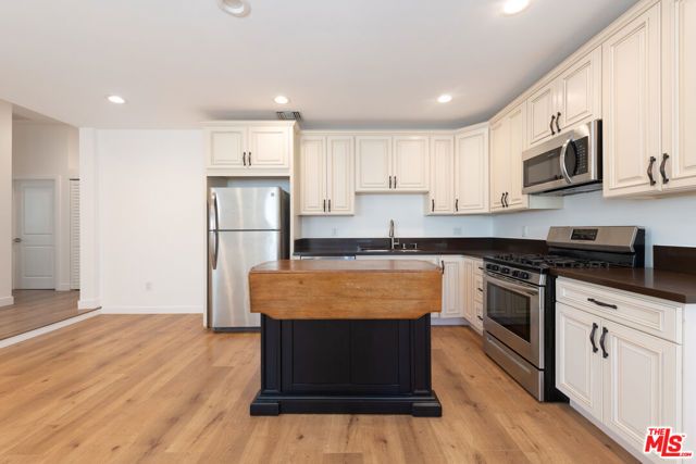 5329 Willis Avenue, Sherman Oaks, CA 91411