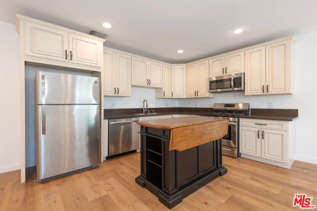5329 Willis Avenue, Sherman Oaks, CA 91411