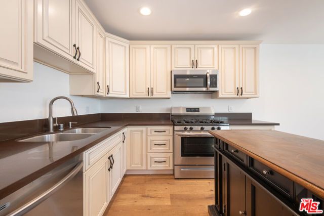 5329 Willis Avenue, Sherman Oaks, CA 91411