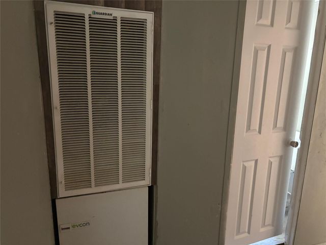 298 Cloverdale Street, Livingston, TX 77351