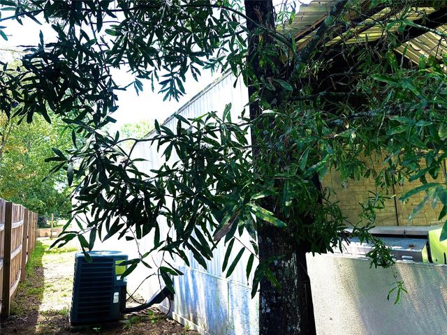 298 Cloverdale Street, Livingston, TX 77351