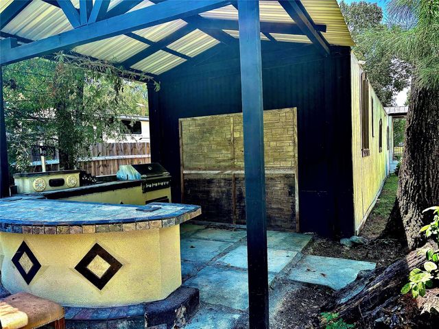 298 Cloverdale Street, Livingston, TX 77351