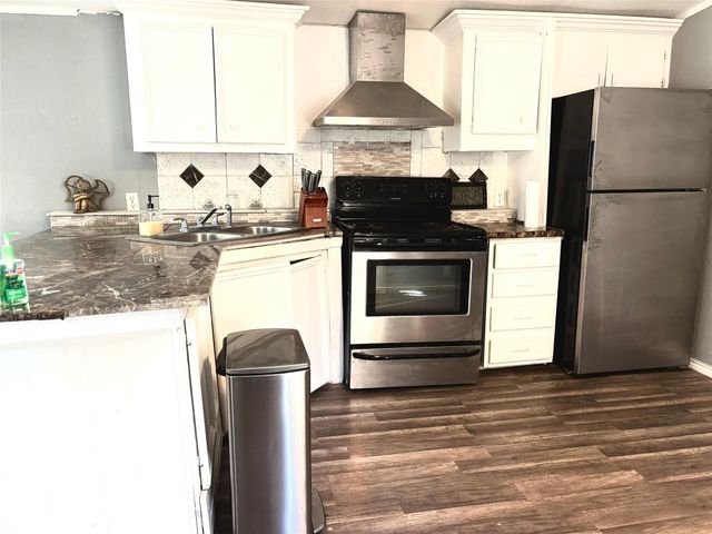 298 Cloverdale Street, Livingston, TX 77351