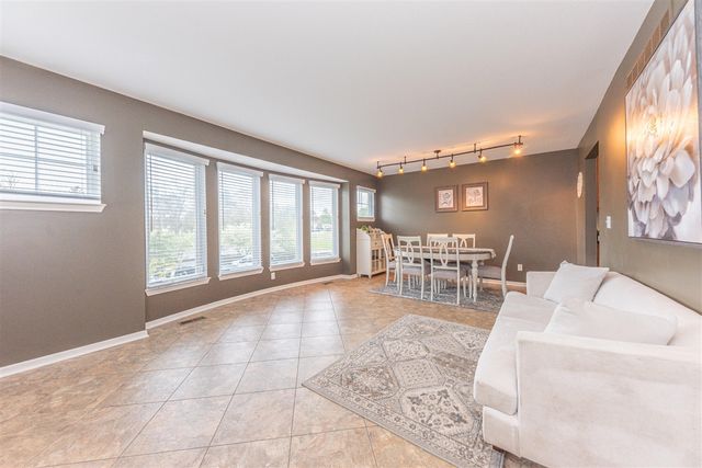 215 Old Creek Drive, Saline, MI 48176