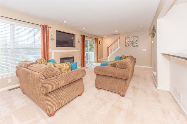 215 Old Creek Drive, Saline, MI 48176