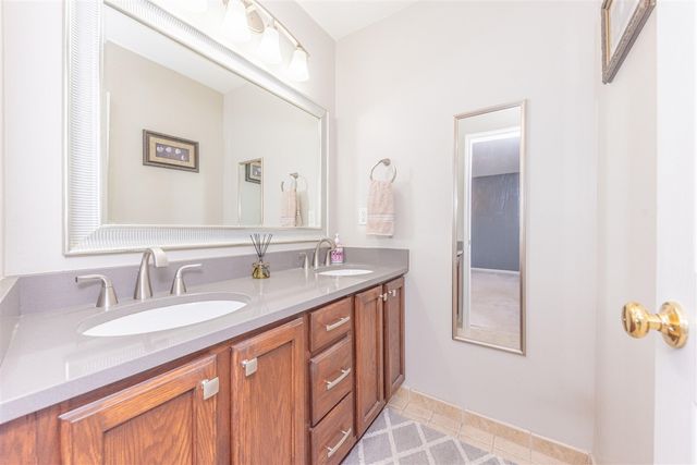 215 Old Creek Drive, Saline, MI 48176