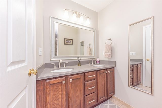 215 Old Creek Drive, Saline, MI 48176